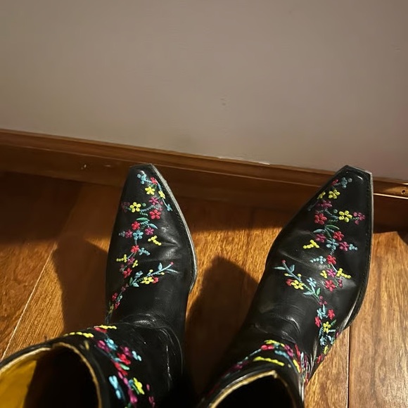 Old Gringo Black Floral Embroidered Heeled Boots - Picture 3 of 4